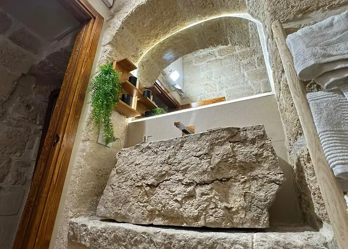 Pietra Bianca Κοράτο